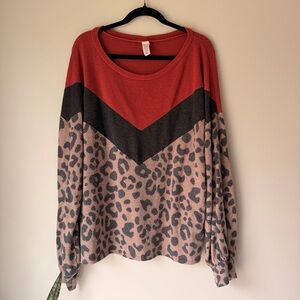 Stylish Colorblock Leopard Sweater - Red and Black